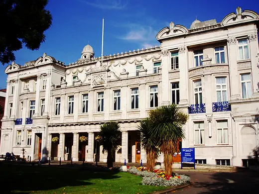 ロンドン大学クイーン メアリー校 イギリスの大学への進学 留学 Nic International College In Japan