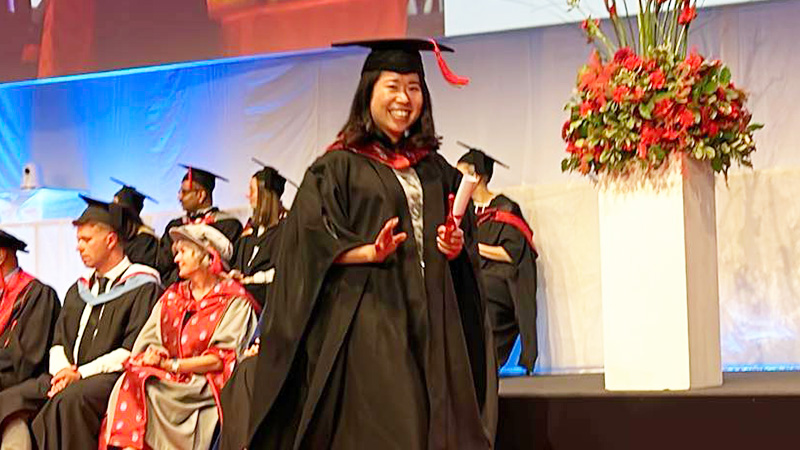 NIC卒業生から初の英国臨床医が誕生